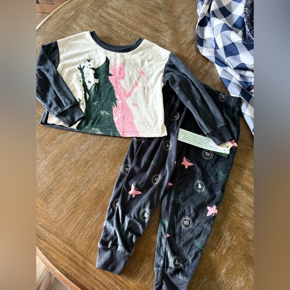 Wicked Other - New WICKED The Movie Girls Pajamas 4/5
